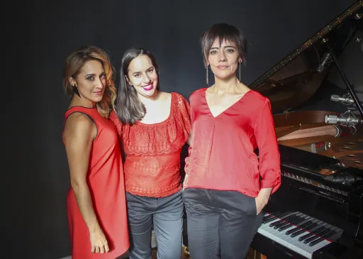 El concierto “Piano rojo: 6 manos al piano” se ofrecerá en la Sala Piazzolla